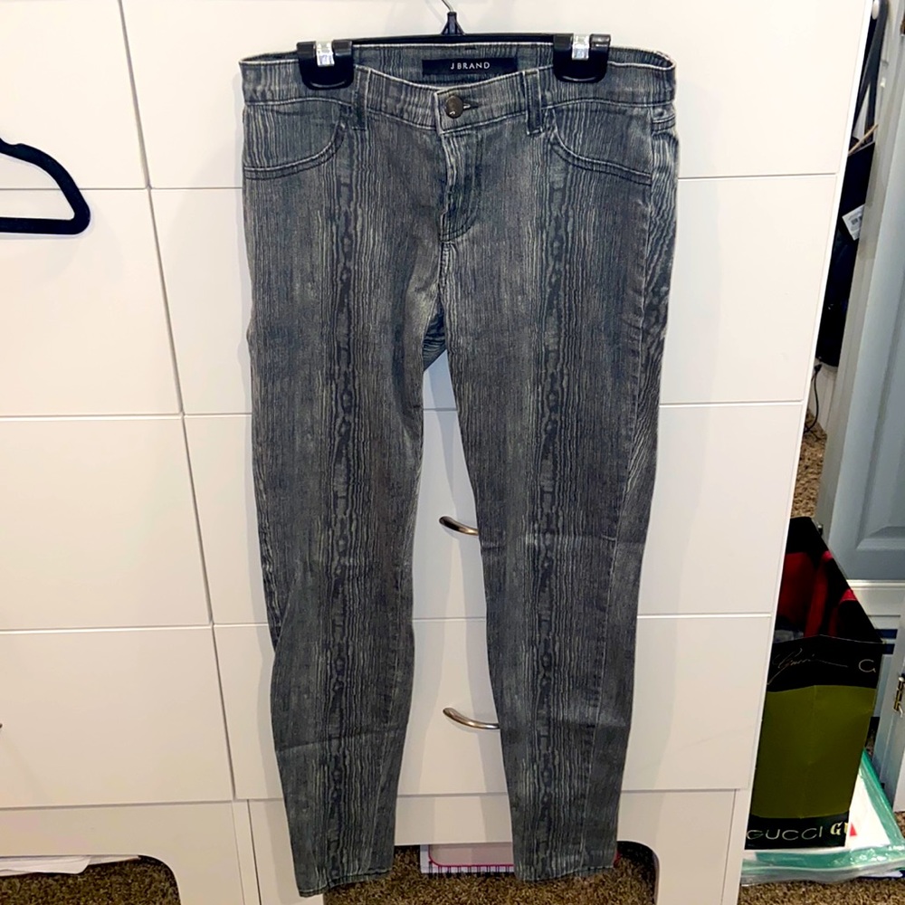 Gray textured jeans